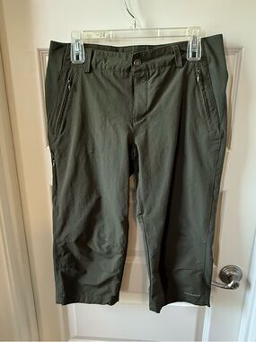 Columbia Olive Green Lightweight Cargo Capris